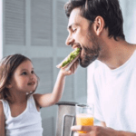 persone che mangiano prodotti Rio Mare