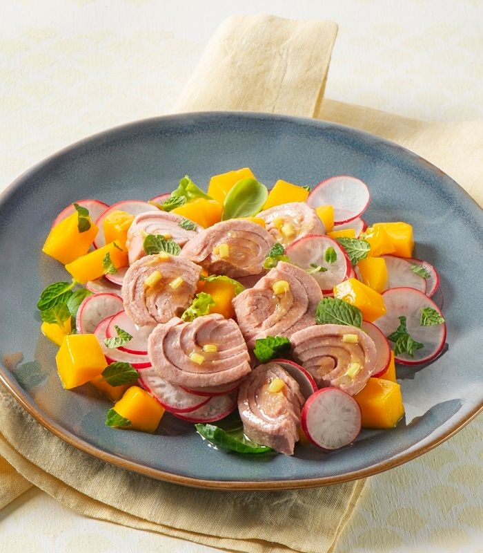 Insalatina mango e rapanelli e menta con Trancetti di Tonno