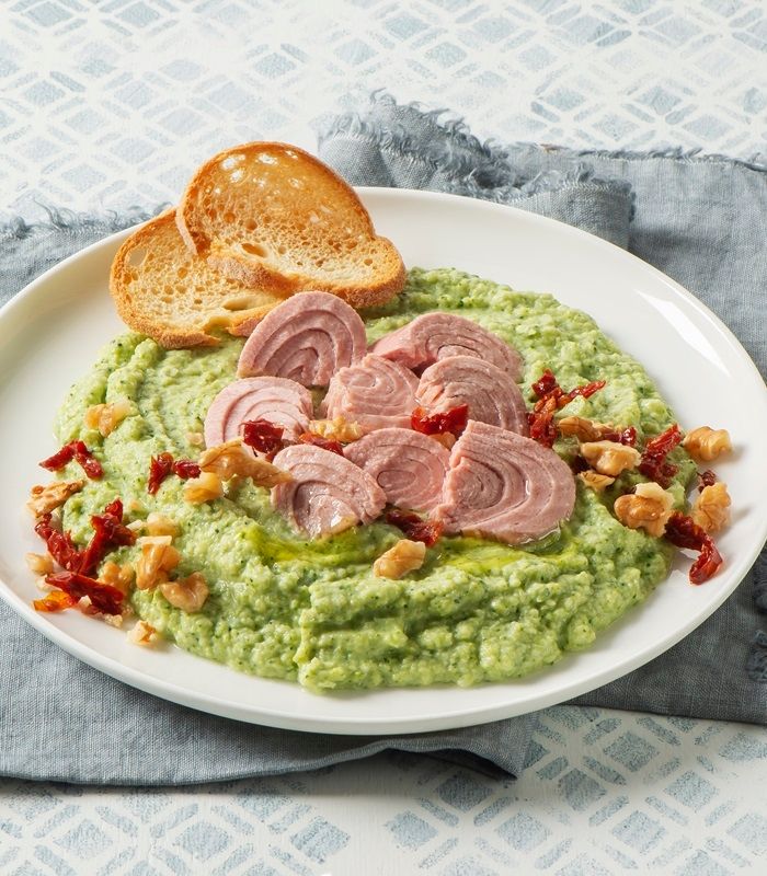 Crema di broccoli e noci con Trancetti di Tonno