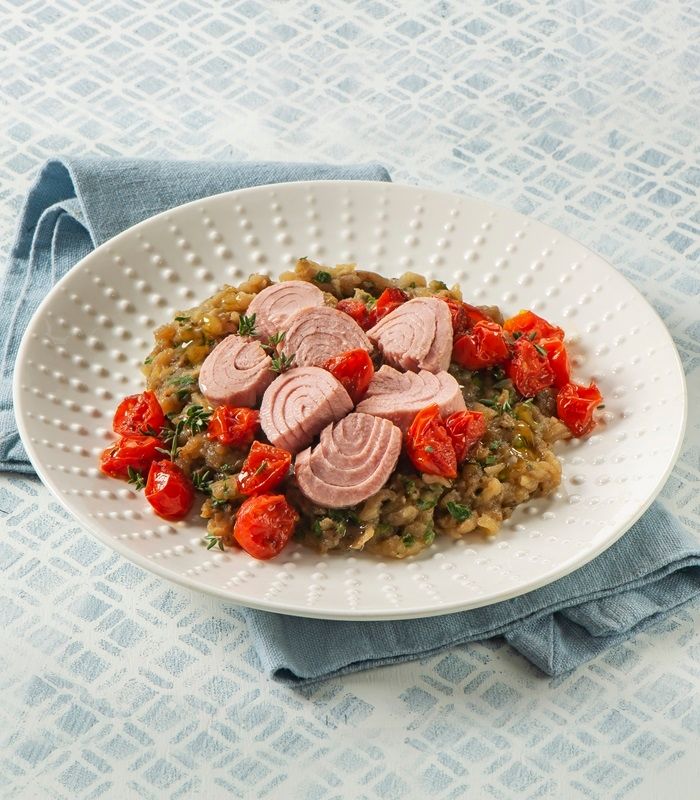 Polpa di melanzane abbrustolite e pomodorini al timo con Trancetti di Tonno