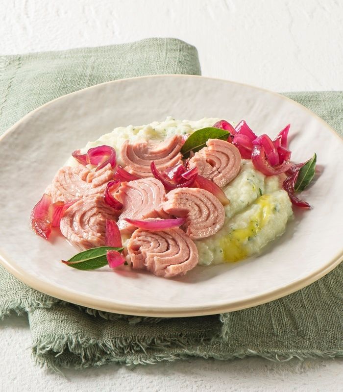 Patate soffici e cipolle caramellate con Trancetti di Tonno