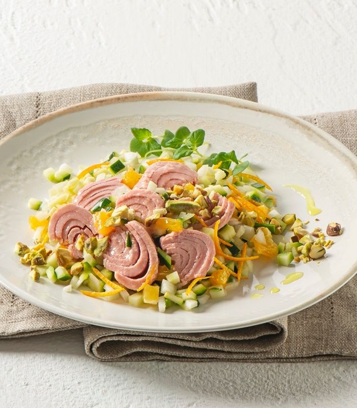 Tartare di verdure all’arancia e pistacchi con Trancetti di Tonno